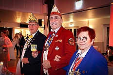 04 HDK BuergerDesJahres 2026-02-11 23  Tour-Tag, 11. Februar - An diesem Mittwoch hatten wir2 Termine mit der Kinderprinzencrew zusammen, einmal den Rathausempfang in Rheinhausen und das Wiegen bei der DEKRA. Nach dem Besuch im Studio 47 ging es in den Steinhof zum Abend für den Bürger des Jahres. : DVPJ, Toni I, Jules I., Prinz Karneval, Prinz, Prinzessin Aileen I., Hofmarschälle, Page, Pagen, Paginnen, HDK, Duisburg, Karneval, Helau, Tollität, Event, Session 2025, Session 2025, HDK Duisburg, Hauptausschuss, Hauptausschuss Karneval Duisburg, Duisburg ist echt