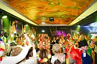 07 Coupe1900 2026-02-12 04  Alweiber-Tour, 12. Februar - Eine karnevalistische „Stadtrundfahrt“ an diesem veregneten Donnerstag. : DVPJ, Toni I, Jules I., Prinz Karneval, Prinz, Prinzessin Aileen I., Hofmarschälle, Page, Pagen, Paginnen, HDK, Duisburg, Karneval, Helau, Tollität, Event, Session 2025, Session 2025, HDK Duisburg, Hauptausschuss, Hauptausschuss Karneval Duisburg, Duisburg ist echt