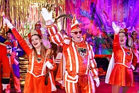 08 Feuerwehr DU 2026-02-12 09  Alweiber-Tour, 12. Februar - Eine karnevalistische „Stadtrundfahrt“ an diesem veregneten Donnerstag. : DVPJ, Toni I, Jules I., Prinz Karneval, Prinz, Prinzessin Aileen I., Hofmarschälle, Page, Pagen, Paginnen, HDK, Duisburg, Karneval, Helau, Tollität, Event, Session 2025, Session 2025, HDK Duisburg, Hauptausschuss, Hauptausschuss Karneval Duisburg, Duisburg ist echt