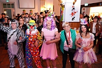 09 Nordevereine Ratskeller 2026-02-12 03  Alweiber-Tour, 12. Februar - Eine karnevalistische „Stadtrundfahrt“ an diesem veregneten Donnerstag. : DVPJ, Toni I, Jules I., Prinz Karneval, Prinz, Prinzessin Aileen I., Hofmarschälle, Page, Pagen, Paginnen, HDK, Duisburg, Karneval, Helau, Tollität, Event, Session 2025, Session 2025, HDK Duisburg, Hauptausschuss, Hauptausschuss Karneval Duisburg, Duisburg ist echt