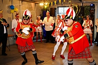 11 Altweiber KG Baerl 2026-02-12 04  Alweiber-Tour, 12. Februar - Eine karnevalistische „Stadtrundfahrt“ an diesem veregneten Donnerstag. : DVPJ, Toni I, Jules I., Prinz Karneval, Prinz, Prinzessin Aileen I., Hofmarschälle, Page, Pagen, Paginnen, HDK, Duisburg, Karneval, Helau, Tollität, Event, Session 2025, Session 2025, HDK Duisburg, Hauptausschuss, Hauptausschuss Karneval Duisburg, Duisburg ist echt