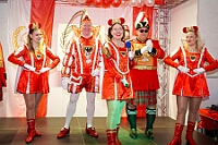 12 Maedchen Roemergarde 2026-02-12 02  Alweiber-Tour, 12. Februar - Eine karnevalistische „Stadtrundfahrt“ an diesem veregneten Donnerstag. : DVPJ, Toni I, Jules I., Prinz Karneval, Prinz, Prinzessin Aileen I., Hofmarschälle, Page, Pagen, Paginnen, HDK, Duisburg, Karneval, Helau, Tollität, Event, Session 2025, Session 2025, HDK Duisburg, Hauptausschuss, Hauptausschuss Karneval Duisburg, Duisburg ist echt