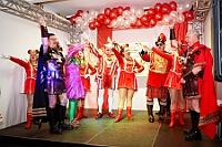 12 Maedchen Roemergarde 2026-02-12 07  Alweiber-Tour, 12. Februar - Eine karnevalistische „Stadtrundfahrt“ an diesem veregneten Donnerstag. : DVPJ, Toni I, Jules I., Prinz Karneval, Prinz, Prinzessin Aileen I., Hofmarschälle, Page, Pagen, Paginnen, HDK, Duisburg, Karneval, Helau, Tollität, Event, Session 2025, Session 2025, HDK Duisburg, Hauptausschuss, Hauptausschuss Karneval Duisburg, Duisburg ist echt