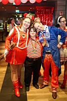 16 IntercityHotel Altweiberp 2026-02-12 101  Alweiber-Tour, 12. Februar - Eine karnevalistische „Stadtrundfahrt“ an diesem veregneten Donnerstag. : DVPJ, Toni I, Jules I., Prinz Karneval, Prinz, Prinzessin Aileen I., Hofmarschälle, Page, Pagen, Paginnen, HDK, Duisburg, Karneval, Helau, Tollität, Event, Session 2025, Session 2025, HDK Duisburg, Hauptausschuss, Hauptausschuss Karneval Duisburg, Duisburg ist echt