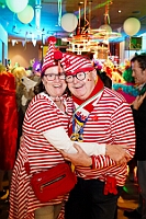 16 IntercityHotel Altweiberp 2026-02-12 106  Alweiber-Tour, 12. Februar - Eine karnevalistische „Stadtrundfahrt“ an diesem veregneten Donnerstag. : DVPJ, Toni I, Jules I., Prinz Karneval, Prinz, Prinzessin Aileen I., Hofmarschälle, Page, Pagen, Paginnen, HDK, Duisburg, Karneval, Helau, Tollität, Event, Session 2025, Session 2025, HDK Duisburg, Hauptausschuss, Hauptausschuss Karneval Duisburg, Duisburg ist echt