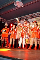 17 Altweiberp Ehrengrd 2026-02-12 07  Alweiber-Tour, 12. Februar - Eine karnevalistische „Stadtrundfahrt“ an diesem veregneten Donnerstag. : DVPJ, Toni I, Jules I., Prinz Karneval, Prinz, Prinzessin Aileen I., Hofmarschälle, Page, Pagen, Paginnen, HDK, Duisburg, Karneval, Helau, Tollität, Event, Session 2025, Session 2025, HDK Duisburg, Hauptausschuss, Hauptausschuss Karneval Duisburg, Duisburg ist echt