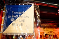 17 Altweiberp Ehrengrd 2026-02-12 11  Alweiber-Tour, 12. Februar - Eine karnevalistische „Stadtrundfahrt“ an diesem veregneten Donnerstag. : DVPJ, Toni I, Jules I., Prinz Karneval, Prinz, Prinzessin Aileen I., Hofmarschälle, Page, Pagen, Paginnen, HDK, Duisburg, Karneval, Helau, Tollität, Event, Session 2025, Session 2025, HDK Duisburg, Hauptausschuss, Hauptausschuss Karneval Duisburg, Duisburg ist echt