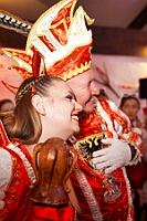 18 Altweiberp KG Suedstern 2026-02-12 04  Alweiber-Tour, 12. Februar - Eine karnevalistische „Stadtrundfahrt“ an diesem veregneten Donnerstag. : DVPJ, Toni I, Jules I., Prinz Karneval, Prinz, Prinzessin Aileen I., Hofmarschälle, Page, Pagen, Paginnen, HDK, Duisburg, Karneval, Helau, Tollität, Event, Session 2025, Session 2025, HDK Duisburg, Hauptausschuss, Hauptausschuss Karneval Duisburg, Duisburg ist echt