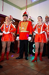 01 HultschStuebchen 2026-02-13 01  Tour-Tag, 13. Februar - Wir begannen den Freitagabend mit dem Kneipenkarneval im „Hultschiner Stübchen“ in Wanheimerort. Dann folgten die Karnevalsparty der der Rotgoldenen in Laar und der Klostersturm der Abteifrauen in Hamborn. Danach dann zur Kostümparty des SZ der Prinzengatde. Zum Abschluss dann  2 Termine in Serm, einmal zu den Amazonen und einmal bei der dortigen Prinzengarde. : DVPJ, Toni I, Jules I., Prinz Karneval, Prinz, Prinzessin Aileen I., Hofmarschälle, Page, Pagen, Paginnen, HDK, Duisburg, Karneval, Helau, Tollität, Event, Session 2025, Session 2025, HDK Duisburg, Hauptausschuss, Hauptausschuss Karneval Duisburg, Duisburg ist echt