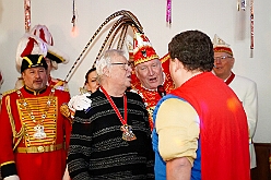 01 HultschStuebchen 2026-02-13 05  Tour-Tag, 13. Februar - Wir begannen den Freitagabend mit dem Kneipenkarneval im „Hultschiner Stübchen“ in Wanheimerort. Dann folgten die Karnevalsparty der der Rotgoldenen in Laar und der Klostersturm der Abteifrauen in Hamborn. Danach dann zur Kostümparty des SZ der Prinzengatde. Zum Abschluss dann  2 Termine in Serm, einmal zu den Amazonen und einmal bei der dortigen Prinzengarde. : DVPJ, Toni I, Jules I., Prinz Karneval, Prinz, Prinzessin Aileen I., Hofmarschälle, Page, Pagen, Paginnen, HDK, Duisburg, Karneval, Helau, Tollität, Event, Session 2025, Session 2025, HDK Duisburg, Hauptausschuss, Hauptausschuss Karneval Duisburg, Duisburg ist echt