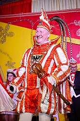 02 KarnParty RG Laar 2026-02-13 01  Tour-Tag, 13. Februar - Wir begannen den Freitagabend mit dem Kneipenkarneval im „Hultschiner Stübchen“ in Wanheimerort. Dann folgten die Karnevalsparty der der Rotgoldenen in Laar und der Klostersturm der Abteifrauen in Hamborn. Danach dann zur Kostümparty des SZ der Prinzengatde. Zum Abschluss dann  2 Termine in Serm, einmal zu den Amazonen und einmal bei der dortigen Prinzengarde. : DVPJ, Toni I, Jules I., Prinz Karneval, Prinz, Prinzessin Aileen I., Hofmarschälle, Page, Pagen, Paginnen, HDK, Duisburg, Karneval, Helau, Tollität, Event, Session 2025, Session 2025, HDK Duisburg, Hauptausschuss, Hauptausschuss Karneval Duisburg, Duisburg ist echt