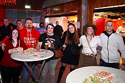 02 KarnParty RG Laar 2026-02-13 07  Tour-Tag, 13. Februar - Wir begannen den Freitagabend mit dem Kneipenkarneval im „Hultschiner Stübchen“ in Wanheimerort. Dann folgten die Karnevalsparty der der Rotgoldenen in Laar und der Klostersturm der Abteifrauen in Hamborn. Danach dann zur Kostümparty des SZ der Prinzengatde. Zum Abschluss dann  2 Termine in Serm, einmal zu den Amazonen und einmal bei der dortigen Prinzengarde. : DVPJ, Toni I, Jules I., Prinz Karneval, Prinz, Prinzessin Aileen I., Hofmarschälle, Page, Pagen, Paginnen, HDK, Duisburg, Karneval, Helau, Tollität, Event, Session 2025, Session 2025, HDK Duisburg, Hauptausschuss, Hauptausschuss Karneval Duisburg, Duisburg ist echt