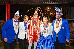 02 KarnParty RG Laar 2026-02-13 09  Tour-Tag, 13. Februar - Wir begannen den Freitagabend mit dem Kneipenkarneval im „Hultschiner Stübchen“ in Wanheimerort. Dann folgten die Karnevalsparty der der Rotgoldenen in Laar und der Klostersturm der Abteifrauen in Hamborn. Danach dann zur Kostümparty des SZ der Prinzengatde. Zum Abschluss dann  2 Termine in Serm, einmal zu den Amazonen und einmal bei der dortigen Prinzengarde. : DVPJ, Toni I, Jules I., Prinz Karneval, Prinz, Prinzessin Aileen I., Hofmarschälle, Page, Pagen, Paginnen, HDK, Duisburg, Karneval, Helau, Tollität, Event, Session 2025, Session 2025, HDK Duisburg, Hauptausschuss, Hauptausschuss Karneval Duisburg, Duisburg ist echt