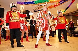 03 KlosterAbteifrauen 2026-02-13 02  Tour-Tag, 13. Februar - Wir begannen den Freitagabend mit dem Kneipenkarneval im „Hultschiner Stübchen“ in Wanheimerort. Dann folgten die Karnevalsparty der der Rotgoldenen in Laar und der Klostersturm der Abteifrauen in Hamborn. Danach dann zur Kostümparty des SZ der Prinzengatde. Zum Abschluss dann  2 Termine in Serm, einmal zu den Amazonen und einmal bei der dortigen Prinzengarde. : DVPJ, Toni I, Jules I., Prinz Karneval, Prinz, Prinzessin Aileen I., Hofmarschälle, Page, Pagen, Paginnen, HDK, Duisburg, Karneval, Helau, Tollität, Event, Session 2025, Session 2025, HDK Duisburg, Hauptausschuss, Hauptausschuss Karneval Duisburg, Duisburg ist echt
