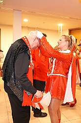 03 KlosterAbteifrauen 2026-02-13 05  Tour-Tag, 13. Februar - Wir begannen den Freitagabend mit dem Kneipenkarneval im „Hultschiner Stübchen“ in Wanheimerort. Dann folgten die Karnevalsparty der der Rotgoldenen in Laar und der Klostersturm der Abteifrauen in Hamborn. Danach dann zur Kostümparty des SZ der Prinzengatde. Zum Abschluss dann  2 Termine in Serm, einmal zu den Amazonen und einmal bei der dortigen Prinzengarde. : DVPJ, Toni I, Jules I., Prinz Karneval, Prinz, Prinzessin Aileen I., Hofmarschälle, Page, Pagen, Paginnen, HDK, Duisburg, Karneval, Helau, Tollität, Event, Session 2025, Session 2025, HDK Duisburg, Hauptausschuss, Hauptausschuss Karneval Duisburg, Duisburg ist echt