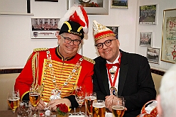 05 Serm Amazonen 2026-02-13 01  Tour-Tag, 13. Februar - Wir begannen den Freitagabend mit dem Kneipenkarneval im „Hultschiner Stübchen“ in Wanheimerort. Dann folgten die Karnevalsparty der der Rotgoldenen in Laar und der Klostersturm der Abteifrauen in Hamborn. Danach dann zur Kostümparty des SZ der Prinzengatde. Zum Abschluss dann  2 Termine in Serm, einmal zu den Amazonen und einmal bei der dortigen Prinzengarde. : DVPJ, Toni I, Jules I., Prinz Karneval, Prinz, Prinzessin Aileen I., Hofmarschälle, Page, Pagen, Paginnen, HDK, Duisburg, Karneval, Helau, Tollität, Event, Session 2025, Session 2025, HDK Duisburg, Hauptausschuss, Hauptausschuss Karneval Duisburg, Duisburg ist echt