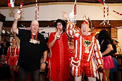 06 Serm Prinzengrde 2026-02-13 06  Tour-Tag, 13. Februar - Wir begannen den Freitagabend mit dem Kneipenkarneval im „Hultschiner Stübchen“ in Wanheimerort. Dann folgten die Karnevalsparty der der Rotgoldenen in Laar und der Klostersturm der Abteifrauen in Hamborn. Danach dann zur Kostümparty des SZ der Prinzengatde. Zum Abschluss dann  2 Termine in Serm, einmal zu den Amazonen und einmal bei der dortigen Prinzengarde. : DVPJ, Toni I, Jules I., Prinz Karneval, Prinz, Prinzessin Aileen I., Hofmarschälle, Page, Pagen, Paginnen, HDK, Duisburg, Karneval, Helau, Tollität, Event, Session 2025, Session 2025, HDK Duisburg, Hauptausschuss, Hauptausschuss Karneval Duisburg, Duisburg ist echt