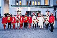 01 Wecken Kinderprinz 2026-02-14 05  Am Nelkensamstag, 14. Februar - Nach dem Wecken der Kinderprinezcrew, dem Besuch des Kinderkarnevalszugs in Hamborm und des Biwaks der Ehrengarde mit der Bürgergarde vor dem Forum, standen dann die letzten Saalveranstaltungen am Abend auf dem Programm. Wir bedanken uns nochmals für die tollen Geschenke die wir dort erhalten haben. : DVPJ, Toni I, Jules I., Prinz Karneval, Prinz, Prinzessin Aileen I., Hofmarschälle, Page, Pagen, Paginnen, HDK, Duisburg, Karneval, Helau, Tollität, Event, Session 2025, Session 2025, HDK Duisburg, Hauptausschuss, Hauptausschuss Karneval Duisburg, Duisburg ist echt