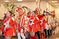 02 Kinderkarnevalszug 2026-02-14 03  Am Nelkensamstag, 14. Februar - Nach dem Wecken der Kinderprinezcrew, dem Besuch des Kinderkarnevalszugs in Hamborm und des Biwaks der Ehrengarde mit der Bürgergarde vor dem Forum, standen dann die letzten Saalveranstaltungen am Abend auf dem Programm. Wir bedanken uns nochmals für die tollen Geschenke die wir dort erhalten haben. : DVPJ, Toni I, Jules I., Prinz Karneval, Prinz, Prinzessin Aileen I., Hofmarschälle, Page, Pagen, Paginnen, HDK, Duisburg, Karneval, Helau, Tollität, Event, Session 2025, Session 2025, HDK Duisburg, Hauptausschuss, Hauptausschuss Karneval Duisburg, Duisburg ist echt