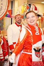 02 Kinderkarnevalszug 2026-02-14 06  Am Nelkensamstag, 14. Februar - Nach dem Wecken der Kinderprinezcrew, dem Besuch des Kinderkarnevalszugs in Hamborm und des Biwaks der Ehrengarde mit der Bürgergarde vor dem Forum, standen dann die letzten Saalveranstaltungen am Abend auf dem Programm. Wir bedanken uns nochmals für die tollen Geschenke die wir dort erhalten haben. : DVPJ, Toni I, Jules I., Prinz Karneval, Prinz, Prinzessin Aileen I., Hofmarschälle, Page, Pagen, Paginnen, HDK, Duisburg, Karneval, Helau, Tollität, Event, Session 2025, Session 2025, HDK Duisburg, Hauptausschuss, Hauptausschuss Karneval Duisburg, Duisburg ist echt