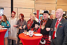 02 Kinderkarnevalszug 2026-02-14 13  Am Nelkensamstag, 14. Februar - Nach dem Wecken der Kinderprinezcrew, dem Besuch des Kinderkarnevalszugs in Hamborm und des Biwaks der Ehrengarde mit der Bürgergarde vor dem Forum, standen dann die letzten Saalveranstaltungen am Abend auf dem Programm. Wir bedanken uns nochmals für die tollen Geschenke die wir dort erhalten haben. : DVPJ, Toni I, Jules I., Prinz Karneval, Prinz, Prinzessin Aileen I., Hofmarschälle, Page, Pagen, Paginnen, HDK, Duisburg, Karneval, Helau, Tollität, Event, Session 2025, Session 2025, HDK Duisburg, Hauptausschuss, Hauptausschuss Karneval Duisburg, Duisburg ist echt