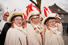 02 Kinderkarnevalszug 2026-02-14 22  Am Nelkensamstag, 14. Februar - Nach dem Wecken der Kinderprinezcrew, dem Besuch des Kinderkarnevalszugs in Hamborm und des Biwaks der Ehrengarde mit der Bürgergarde vor dem Forum, standen dann die letzten Saalveranstaltungen am Abend auf dem Programm. Wir bedanken uns nochmals für die tollen Geschenke die wir dort erhalten haben. : DVPJ, Toni I, Jules I., Prinz Karneval, Prinz, Prinzessin Aileen I., Hofmarschälle, Page, Pagen, Paginnen, HDK, Duisburg, Karneval, Helau, Tollität, Event, Session 2025, Session 2025, HDK Duisburg, Hauptausschuss, Hauptausschuss Karneval Duisburg, Duisburg ist echt