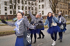 02 Kinderkarnevalszug 2026-02-14 29  Am Nelkensamstag, 14. Februar - Nach dem Wecken der Kinderprinezcrew, dem Besuch des Kinderkarnevalszugs in Hamborm und des Biwaks der Ehrengarde mit der Bürgergarde vor dem Forum, standen dann die letzten Saalveranstaltungen am Abend auf dem Programm. Wir bedanken uns nochmals für die tollen Geschenke die wir dort erhalten haben. : DVPJ, Toni I, Jules I., Prinz Karneval, Prinz, Prinzessin Aileen I., Hofmarschälle, Page, Pagen, Paginnen, HDK, Duisburg, Karneval, Helau, Tollität, Event, Session 2025, Session 2025, HDK Duisburg, Hauptausschuss, Hauptausschuss Karneval Duisburg, Duisburg ist echt
