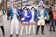 03 Biwak Ehreng Buergergrd 2026-02-14 11  Am Nelkensamstag, 14. Februar - Nach dem Wecken der Kinderprinezcrew, dem Besuch des Kinderkarnevalszugs in Hamborm und des Biwaks der Ehrengarde mit der Bürgergarde vor dem Forum, standen dann die letzten Saalveranstaltungen am Abend auf dem Programm. Wir bedanken uns nochmals für die tollen Geschenke die wir dort erhalten haben. : DVPJ, Toni I, Jules I., Prinz Karneval, Prinz, Prinzessin Aileen I., Hofmarschälle, Page, Pagen, Paginnen, HDK, Duisburg, Karneval, Helau, Tollität, Event, Session 2025, Session 2025, HDK Duisburg, Hauptausschuss, Hauptausschuss Karneval Duisburg, Duisburg ist echt