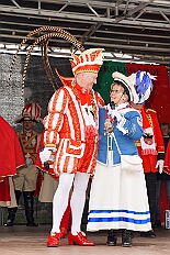 03 Biwak Ehreng Buergergrd 2026-02-14 14  Am Nelkensamstag, 14. Februar - Nach dem Wecken der Kinderprinezcrew, dem Besuch des Kinderkarnevalszugs in Hamborm und des Biwaks der Ehrengarde mit der Bürgergarde vor dem Forum, standen dann die letzten Saalveranstaltungen am Abend auf dem Programm. Wir bedanken uns nochmals für die tollen Geschenke die wir dort erhalten haben. : DVPJ, Toni I, Jules I., Prinz Karneval, Prinz, Prinzessin Aileen I., Hofmarschälle, Page, Pagen, Paginnen, HDK, Duisburg, Karneval, Helau, Tollität, Event, Session 2025, Session 2025, HDK Duisburg, Hauptausschuss, Hauptausschuss Karneval Duisburg, Duisburg ist echt