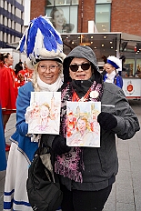 03 Biwak Ehreng Buergergrd 2026-02-14 24  Am Nelkensamstag, 14. Februar - Nach dem Wecken der Kinderprinezcrew, dem Besuch des Kinderkarnevalszugs in Hamborm und des Biwaks der Ehrengarde mit der Bürgergarde vor dem Forum, standen dann die letzten Saalveranstaltungen am Abend auf dem Programm. Wir bedanken uns nochmals für die tollen Geschenke die wir dort erhalten haben. : DVPJ, Toni I, Jules I., Prinz Karneval, Prinz, Prinzessin Aileen I., Hofmarschälle, Page, Pagen, Paginnen, HDK, Duisburg, Karneval, Helau, Tollität, Event, Session 2025, Session 2025, HDK Duisburg, Hauptausschuss, Hauptausschuss Karneval Duisburg, Duisburg ist echt