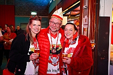 06 Prunks RG Laar 2026-02-14 03  Am Nelkensamstag, 14. Februar - Nach dem Wecken der Kinderprinezcrew, dem Besuch des Kinderkarnevalszugs in Hamborm und des Biwaks der Ehrengarde mit der Bürgergarde vor dem Forum, standen dann die letzten Saalveranstaltungen am Abend auf dem Programm. Wir bedanken uns nochmals für die tollen Geschenke die wir dort erhalten haben. : DVPJ, Toni I, Jules I., Prinz Karneval, Prinz, Prinzessin Aileen I., Hofmarschälle, Page, Pagen, Paginnen, HDK, Duisburg, Karneval, Helau, Tollität, Event, Session 2025, Session 2025, HDK Duisburg, Hauptausschuss, Hauptausschuss Karneval Duisburg, Duisburg ist echt