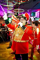 07 Funkenparty RoteFunken 2026-02-14 DSC05865  Am Nelkensamstag, 14. Februar - Nach dem Wecken der Kinderprinezcrew, dem Besuch des Kinderkarnevalszugs in Hamborm und des Biwaks der Ehrengarde mit der Bürgergarde vor dem Forum, standen dann die letzten Saalveranstaltungen am Abend auf dem Programm. Wir bedanken uns nochmals für die tollen Geschenke die wir dort erhalten haben. : DVPJ, Toni I, Jules I., Prinz Karneval, Prinz, Prinzessin Aileen I., Hofmarschälle, Page, Pagen, Paginnen, HDK, Duisburg, Karneval, Helau, Tollität, Event, Session 2025, Session 2025, HDK Duisburg, Hauptausschuss, Hauptausschuss Karneval Duisburg, Duisburg ist echt