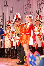 10 Bordfest AMaB 2026-02-14 02  Am Nelkensamstag, 14. Februar - Nach dem Wecken der Kinderprinezcrew, dem Besuch des Kinderkarnevalszugs in Hamborm und des Biwaks der Ehrengarde mit der Bürgergarde vor dem Forum, standen dann die letzten Saalveranstaltungen am Abend auf dem Programm. Wir bedanken uns nochmals für die tollen Geschenke die wir dort erhalten haben. : DVPJ, Toni I, Jules I., Prinz Karneval, Prinz, Prinzessin Aileen I., Hofmarschälle, Page, Pagen, Paginnen, HDK, Duisburg, Karneval, Helau, Tollität, Event, Session 2025, Session 2025, HDK Duisburg, Hauptausschuss, Hauptausschuss Karneval Duisburg, Duisburg ist echt