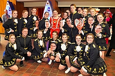 10 Bordfest AMaB 2026-02-14 12  Am Nelkensamstag, 14. Februar - Nach dem Wecken der Kinderprinezcrew, dem Besuch des Kinderkarnevalszugs in Hamborm und des Biwaks der Ehrengarde mit der Bürgergarde vor dem Forum, standen dann die letzten Saalveranstaltungen am Abend auf dem Programm. Wir bedanken uns nochmals für die tollen Geschenke die wir dort erhalten haben. : DVPJ, Toni I, Jules I., Prinz Karneval, Prinz, Prinzessin Aileen I., Hofmarschälle, Page, Pagen, Paginnen, HDK, Duisburg, Karneval, Helau, Tollität, Event, Session 2025, Session 2025, HDK Duisburg, Hauptausschuss, Hauptausschuss Karneval Duisburg, Duisburg ist echt