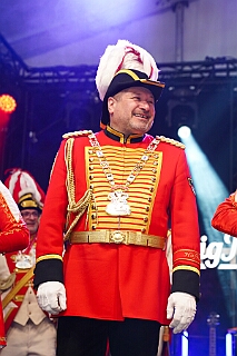 Fruehschoppen GentlemensClub 2026-02-15 04  Samstag, 25. Mai 2024 - Die zu Crew zu Gast bei den V8 Amigos. Zu bestaunen für den guten Zweck gab es amerikanische Cars & Bikes beim 9th Logport Charity Event vor Manu´s Treff, dem Imbiss im Logport Rheinhausen. Am Nachmittag besuchten wir das XVI. MERCURALIA der Römergarde der Stadt Duisburg in Dinslaken. : DVPJ, Toni I, Jules I., Prinz Karneval, Prinz, Prinzessin Aileen I., Hofmarschälle, Page, Pagen, Paginnen, HDK, Duisburg, Karneval, Helau, Tollität, Event, Session 2025, Session 2025, HDK Duisburg, Hauptausschuss, Hauptausschuss Karneval Duisburg, Duisburg ist echt