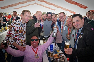 Fruehschoppen GentlemensClub 2026-02-15 05  Samstag, 25. Mai 2024 - Die zu Crew zu Gast bei den V8 Amigos. Zu bestaunen für den guten Zweck gab es amerikanische Cars & Bikes beim 9th Logport Charity Event vor Manu´s Treff, dem Imbiss im Logport Rheinhausen. Am Nachmittag besuchten wir das XVI. MERCURALIA der Römergarde der Stadt Duisburg in Dinslaken. : DVPJ, Toni I, Jules I., Prinz Karneval, Prinz, Prinzessin Aileen I., Hofmarschälle, Page, Pagen, Paginnen, HDK, Duisburg, Karneval, Helau, Tollität, Event, Session 2025, Session 2025, HDK Duisburg, Hauptausschuss, Hauptausschuss Karneval Duisburg, Duisburg ist echt
