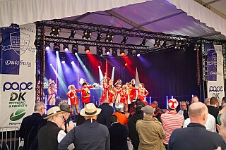 Fruehschoppen GentlemensClub 2026-02-15 07  Samstag, 25. Mai 2024 - Die zu Crew zu Gast bei den V8 Amigos. Zu bestaunen für den guten Zweck gab es amerikanische Cars & Bikes beim 9th Logport Charity Event vor Manu´s Treff, dem Imbiss im Logport Rheinhausen. Am Nachmittag besuchten wir das XVI. MERCURALIA der Römergarde der Stadt Duisburg in Dinslaken. : DVPJ, Toni I, Jules I., Prinz Karneval, Prinz, Prinzessin Aileen I., Hofmarschälle, Page, Pagen, Paginnen, HDK, Duisburg, Karneval, Helau, Tollität, Event, Session 2025, Session 2025, HDK Duisburg, Hauptausschuss, Hauptausschuss Karneval Duisburg, Duisburg ist echt