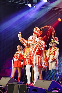 Fruehschoppen GentlemensClub 2026-02-15 10  Samstag, 25. Mai 2024 - Die zu Crew zu Gast bei den V8 Amigos. Zu bestaunen für den guten Zweck gab es amerikanische Cars & Bikes beim 9th Logport Charity Event vor Manu´s Treff, dem Imbiss im Logport Rheinhausen. Am Nachmittag besuchten wir das XVI. MERCURALIA der Römergarde der Stadt Duisburg in Dinslaken. : DVPJ, Toni I, Jules I., Prinz Karneval, Prinz, Prinzessin Aileen I., Hofmarschälle, Page, Pagen, Paginnen, HDK, Duisburg, Karneval, Helau, Tollität, Event, Session 2025, Session 2025, HDK Duisburg, Hauptausschuss, Hauptausschuss Karneval Duisburg, Duisburg ist echt