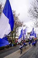 Rosenmontag Wecken Rathaus Umzug Heerlager 2026-02-16 057  Rosenmontag 2026 - Es sollte unser schönster Tag werden, aber das Wetter wollte es anders. Trotzdem wird er unvergesslich bleiben. Beim Wecken  vor dem WYNDHAM Hotel Duisburger Hof war es schon recht ungemütlich. Danach verbrachten wir ein paar schöne Stunden in unserem Rathaus, beim Prinzenfrühstück mit OB Sören Link. Pünktlich zum Start des Rosenmontagszugs geht es los mit dem Regen, bis auf kurze Momente hielt er an bis zum Ende des Zuges. Nachdem sich alle im König Pilsener Festzelt auf gewärmt hatten, kamen auf der Bühne die Verabschiedung von unserer Crew, Toni I., und der Kinderprinzencrew 2026. : DVPJ, Toni I, Jules I., Prinz Karneval, Prinz, Prinzessin Aileen I., Hofmarschälle, Page, Pagen, Paginnen, HDK, Duisburg, Karneval, Helau, Tollität, Event, Session 2025, Session 2025, HDK Duisburg, Hauptausschuss, Hauptausschuss Karneval Duisburg, Duisburg ist echt