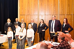 Wahlabend HDK 2026-04-17 18  Prinzenwahl HDK - Oliver I. mit Crew ist Prinz - Großartige Stimmung in und vor der Mensa, vom des. Oliver I. liebevoll auch „Keller“ genannt, der Gesamtschule Stadtmitte. Die designierte Prinzencrew, ziemlich nervös vor der Wahl der Präsidentenversammlung, präsentierte sich danach auf der Bühne doch schon recht souverän. Eine große Schar von Gratulanten war gekommen um auch der zukünftigen Kinderprinzencrew mit Prinz Niklas I., Prinzessin Greta I., den Paginen Leonie und Hanna zu gratulieren. : DVPJ, Toni I, Jules I., Prinz Karneval, Prinz, Prinzessin Aileen I., Hofmarschälle, Page, Pagen, Paginnen, HDK, Duisburg, Karneval, Helau, Tollität, Event, Session 2025, Session 2025, HDK Duisburg, Hauptausschuss, Hauptausschuss Karneval Duisburg, Duisburg ist echt