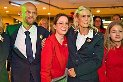 Wahlabend HDK 2026-04-17 85  Prinzenwahl HDK - Oliver I. mit Crew ist Prinz - Großartige Stimmung in und vor der Mensa, vom des. Oliver I. liebevoll auch „Keller“ genannt, der Gesamtschule Stadtmitte. Die designierte Prinzencrew, ziemlich nervös vor der Wahl der Präsidentenversammlung, präsentierte sich danach auf der Bühne doch schon recht souverän. Eine große Schar von Gratulanten war gekommen um auch der zukünftigen Kinderprinzencrew mit Prinz Niklas I., Prinzessin Greta I., den Paginen Leonie und Hanna zu gratulieren. : DVPJ, Toni I, Jules I., Prinz Karneval, Prinz, Prinzessin Aileen I., Hofmarschälle, Page, Pagen, Paginnen, HDK, Duisburg, Karneval, Helau, Tollität, Event, Session 2025, Session 2025, HDK Duisburg, Hauptausschuss, Hauptausschuss Karneval Duisburg, Duisburg ist echt