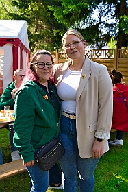 01 RG Laar Maifest 2026-04-25 17  Maifest und Jubiläumsabend - Am Samstag, 25. April, besuchten wir in den Nachmittagsstunden das „Rot-Goldene Maifest“ bei unseren Karnevalsfreunden im Garten des St. Ewaldi Hauses in Laar. Am Abend waren wir dann beim 25-jährigen Bühnenjubiläum, „Eine Nacht mit Freunden“, von Dirk Florin in der Mehrzweckhalle in Beeckerwerth. : DVPJ, Toni I, Jules I., Prinz Karneval, Prinz, Prinzessin Aileen I., Hofmarschälle, Page, Pagen, Paginnen, HDK, Duisburg, Karneval, Helau, Tollität, Event, Session 2025, Session 2025, HDK Duisburg, Hauptausschuss, Hauptausschuss Karneval Duisburg, Duisburg ist echt