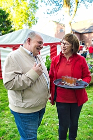 01 RG Laar Maifest 2026-04-25 23  Maifest und Jubiläumsabend - Am Samstag, 25. April, besuchten wir in den Nachmittagsstunden das „Rot-Goldene Maifest“ bei unseren Karnevalsfreunden im Garten des St. Ewaldi Hauses in Laar. Am Abend waren wir dann beim 25-jährigen Bühnenjubiläum, „Eine Nacht mit Freunden“, von Dirk Florin in der Mehrzweckhalle in Beeckerwerth. : DVPJ, Toni I, Jules I., Prinz Karneval, Prinz, Prinzessin Aileen I., Hofmarschälle, Page, Pagen, Paginnen, HDK, Duisburg, Karneval, Helau, Tollität, Event, Session 2025, Session 2025, HDK Duisburg, Hauptausschuss, Hauptausschuss Karneval Duisburg, Duisburg ist echt