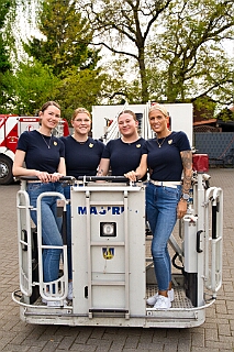 02 Jubilaeum Mündelheim 2026-05-02 03  Die „Räuber“ zum Jubiläum - Der Löschzug 750, Mündelheim / Ehingen / Serm, feierte sein 120-jähriges Jubiläum im Rahmen „WIR SIND DORF“ zusammen mit dem Tambourcorps „Rheinklang Mündelheim“, das 100 Jahre alt wurde. Im Festzelt besuchten wir am Samstag dann dazu das Konzert der „RÄUBER“. : DVPJ, Toni I, Jules I., Prinz Karneval, Prinz, Prinzessin Aileen I., Hofmarschälle, Page, Pagen, Paginnen, HDK, Duisburg, Karneval, Helau, Tollität, Event, Session 2025, Session 2025, HDK Duisburg, Hauptausschuss, Hauptausschuss Karneval Duisburg, Duisburg ist echt