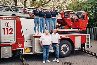 02 Jubilaeum Mündelheim 2026-05-02 07  Die „Räuber“ zum Jubiläum - Der Löschzug 750, Mündelheim / Ehingen / Serm, feierte sein 120-jähriges Jubiläum im Rahmen „WIR SIND DORF“ zusammen mit dem Tambourcorps „Rheinklang Mündelheim“, das 100 Jahre alt wurde. Im Festzelt besuchten wir am Samstag dann dazu das Konzert der „RÄUBER“. : DVPJ, Toni I, Jules I., Prinz Karneval, Prinz, Prinzessin Aileen I., Hofmarschälle, Page, Pagen, Paginnen, HDK, Duisburg, Karneval, Helau, Tollität, Event, Session 2025, Session 2025, HDK Duisburg, Hauptausschuss, Hauptausschuss Karneval Duisburg, Duisburg ist echt