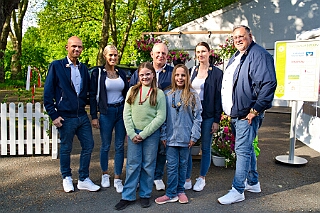MERCURALIA 2026-05-16 14  Maifest bei den „Römern“ - Am Samstag den 16. Mai besuchten wir in Dinslaken das XVIII. MERCURALIA der Römergarde. Die traditionelle Blumenverlosung durfte dabei nicht fehlen. : DVPJ, Toni I, Jules I., Prinz Karneval, Prinz, Prinzessin Aileen I., Hofmarschälle, Page, Pagen, Paginnen, HDK, Duisburg, Karneval, Helau, Tollität, Event, Session 2025, Session 2025, HDK Duisburg, Hauptausschuss, Hauptausschuss Karneval Duisburg, Duisburg ist echt