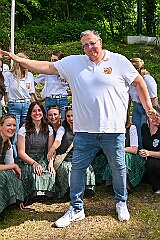 01 Schuetzen MuendelHEhinge 2026- 05-23 09  Schützenfeste in DU-SÜD - Pfingstsamstag 2026. Bei strahlendem Sonnenschein besuchten wir das Königs- und Prinzenschießen der St. Sebastianus Schützenbruderschaft Mündelheim / Ehingen 1712 e.V. im Ehinger Wäldchen. Danach waren wir dann Gäste auf der Schützenparty der St. Hubertus Schützenbruderschaft 1911 e.V. in Großenbaum. : DVPJ, Toni I, Jules I., Prinz Karneval, Prinz, Prinzessin Aileen I., Hofmarschälle, Page, Pagen, Paginnen, HDK, Duisburg, Karneval, Helau, Tollität, Event, Session 2025, Session 2025, HDK Duisburg, Hauptausschuss, Hauptausschuss Karneval Duisburg, Duisburg ist echt