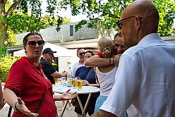 Sommerfest MarxlohJecken 2026-06-27 01  Bei tropischen 39° zur Premiere - Es war die erste „Sommer-Party“ der Marxloher-Jecken. Unter dem Motto „Feiern mit Freunden“ wurde auf dem Gelände der GGS „Am Mattlerbusch“, neben dem Niederrheinischen Karnevalsmusem, die Sommerfestpremiere gefeiert. Mit guter Laune und einer Super Stimmung wurde der Hitze getrotzt. : DVPJ, Toni I, Jules I., Prinz Karneval, Prinz, Prinzessin Aileen I., Hofmarschälle, Page, Pagen, Paginnen, HDK, Duisburg, Karneval, Helau, Tollität, Event, Session 2025, Session 2025, HDK Duisburg, Hauptausschuss, Hauptausschuss Karneval Duisburg, Duisburg ist echt