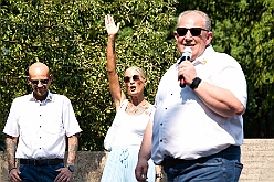 Sommerfest MarxlohJecken 2026-06-27 10  Bei tropischen 39° zur Premiere - Es war die erste „Sommer-Party“ der Marxloher-Jecken. Unter dem Motto „Feiern mit Freunden“ wurde auf dem Gelände der GGS „Am Mattlerbusch“, neben dem Niederrheinischen Karnevalsmusem, die Sommerfestpremiere gefeiert. Mit guter Laune und einer Super Stimmung wurde der Hitze getrotzt. : DVPJ, Toni I, Jules I., Prinz Karneval, Prinz, Prinzessin Aileen I., Hofmarschälle, Page, Pagen, Paginnen, HDK, Duisburg, Karneval, Helau, Tollität, Event, Session 2025, Session 2025, HDK Duisburg, Hauptausschuss, Hauptausschuss Karneval Duisburg, Duisburg ist echt