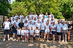 Sommerfest MarxlohJecken 2026-06-27 16  Bei tropischen 39° zur Premiere - Es war die erste „Sommer-Party“ der Marxloher-Jecken. Unter dem Motto „Feiern mit Freunden“ wurde auf dem Gelände der GGS „Am Mattlerbusch“, neben dem Niederrheinischen Karnevalsmusem, die Sommerfestpremiere gefeiert. Mit guter Laune und einer Super Stimmung wurde der Hitze getrotzt. : DVPJ, Toni I, Jules I., Prinz Karneval, Prinz, Prinzessin Aileen I., Hofmarschälle, Page, Pagen, Paginnen, HDK, Duisburg, Karneval, Helau, Tollität, Event, Session 2025, Session 2025, HDK Duisburg, Hauptausschuss, Hauptausschuss Karneval Duisburg, Duisburg ist echt